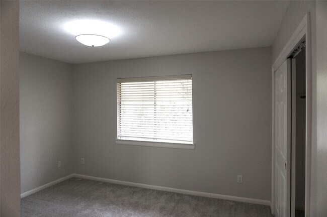 Building Photo - 6628 Sharpstown Green Cir