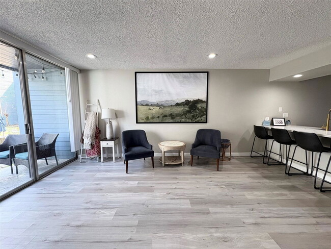 Building Photo - 12500 Melville Dr