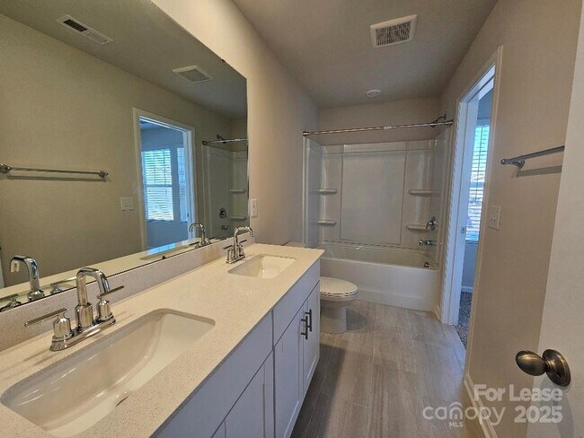 Building Photo - 5213 Brailey Cir