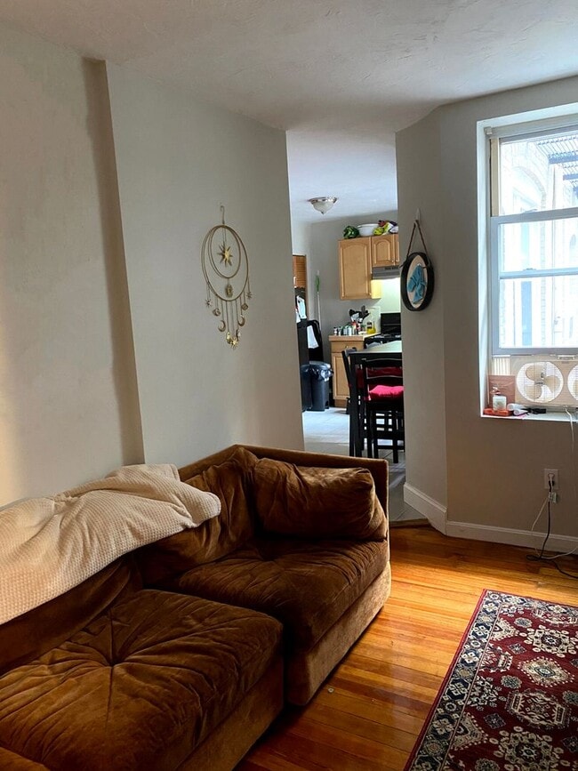 Building Photo - HOT NORTH END LISTING!!!