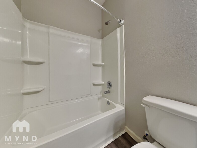 Building Photo - 1016 Lacebark Pne Ln