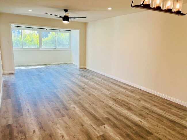 Building Photo - 5700 Ravenspur Dr