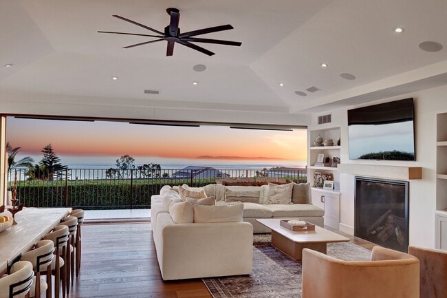 Building Photo - 4 S Vista De La Luna