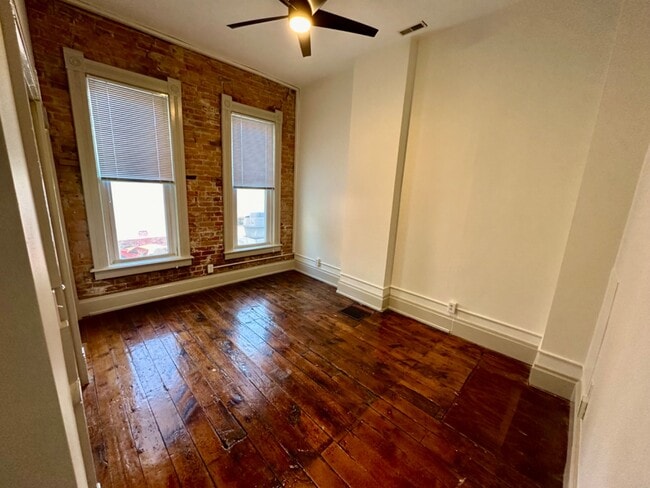 Building Photo - 612 Adams St
