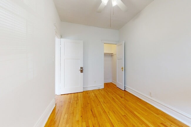Floorplan - 5411-5421 S. Ellis Avenue