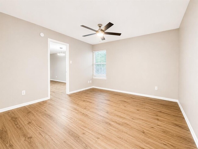 Building Photo - 10507 Mellow Ln