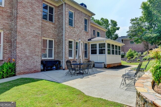 Building Photo - 8910 Pinehurst Cove