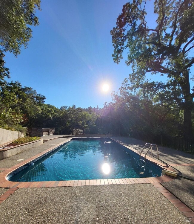 Building Photo - 848 Acalanes Rd