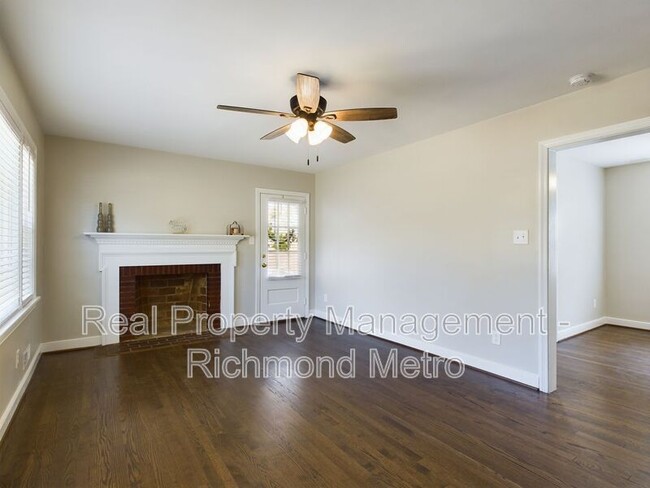 Building Photo - 709 N Parham Rd