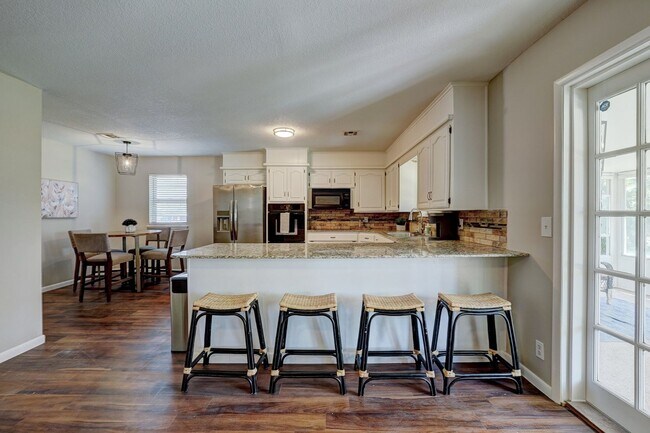 Building Photo - Turnkey Gem: Fully Furnished 5-Bedroom Home with Spacious Layout and Corner Lot!