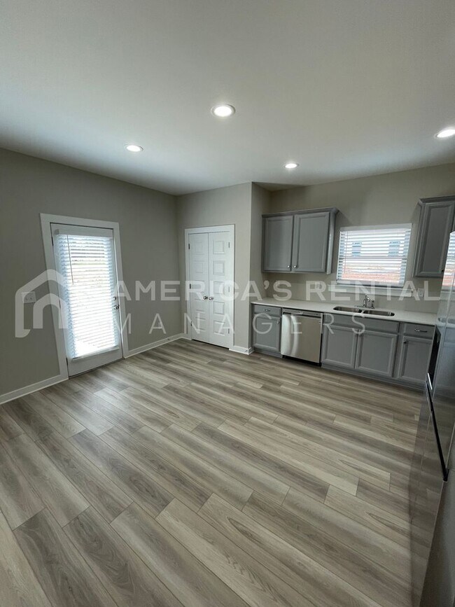 Building Photo - DEPOSIT PENDING!!! Home for Rent in Eastab...