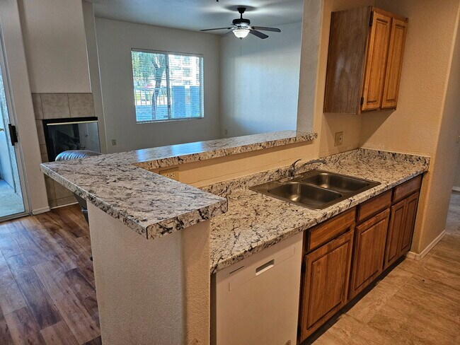 Building Photo - 2929 W Yorkshire Dr