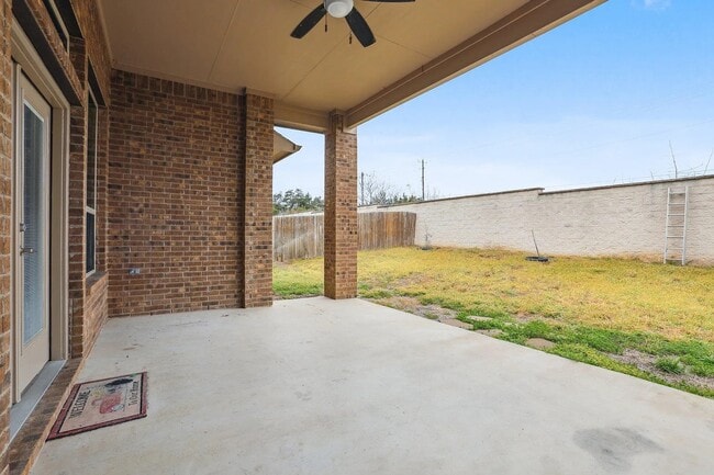 Building Photo - 8804 Vantage Point Dr