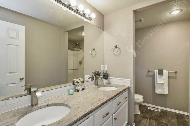 Building Photo - Comfortable Single-Level Home in NE Redmond