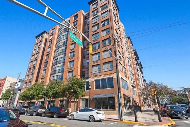 Building Photo - 4301 Park Ave