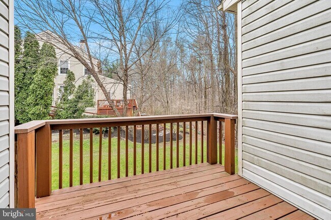 Building Photo - 465 Woodstock Ln