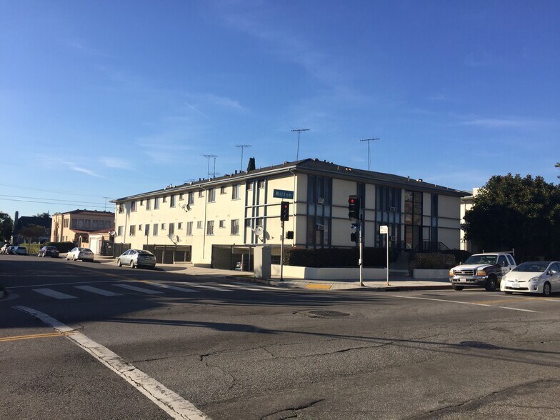 Building Photo - 871 S Wilton Pl