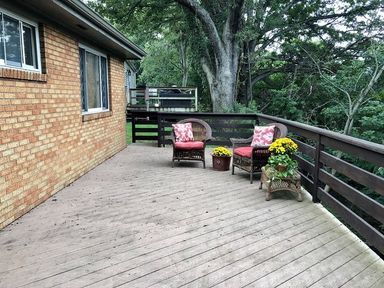 Rear deck - 2089 Louisa Ave