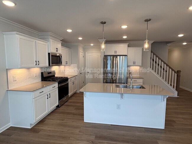 Building Photo - 907 Elderberry Wy