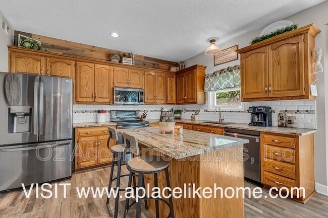 Building Photo - 13961 W 144th Ct