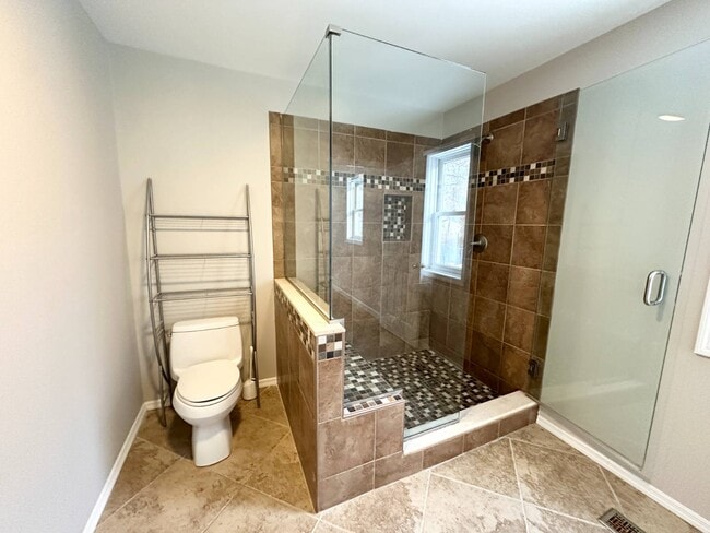 Building Photo - 76 Trottingham Ct