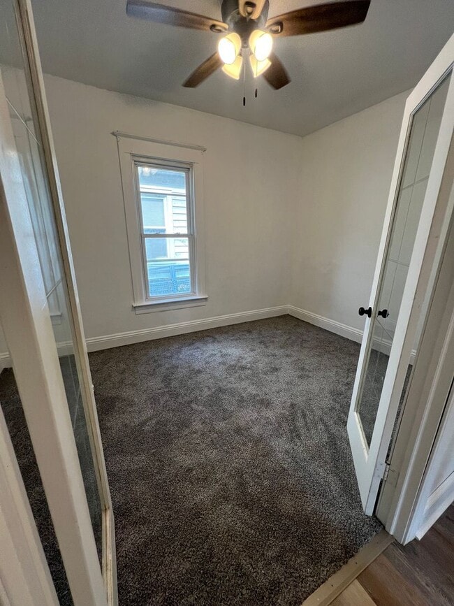 Building Photo - 3 bed /2 bath single family rental home fo...