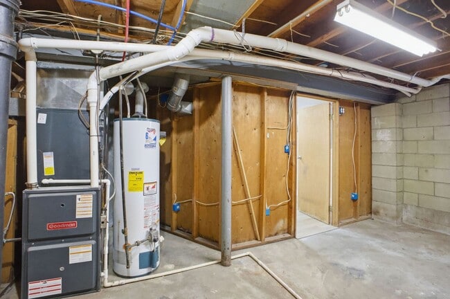 Building Photo - Spacious 3-Bed Home with Finished Basement and Extra Room