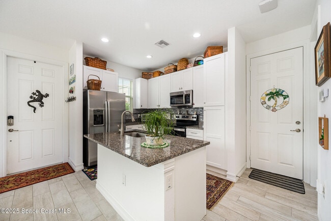 Building Photo - 1810 Noel Pl