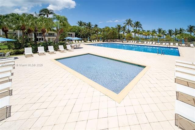 Building Photo - 881 Ocean Dr