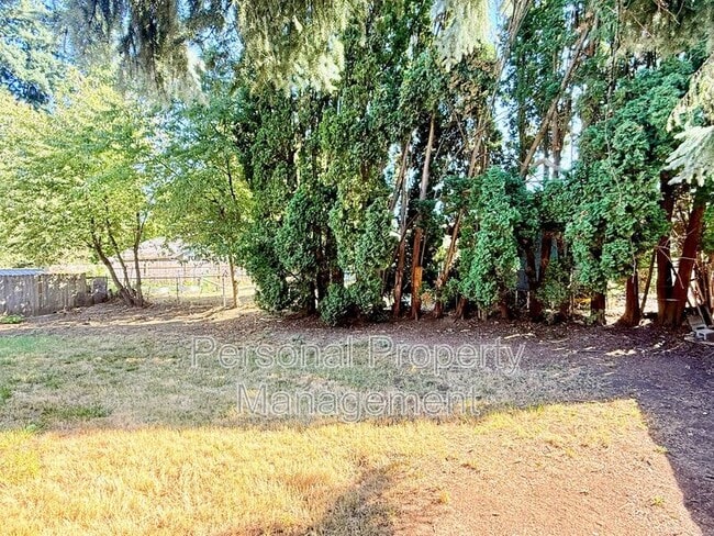 Building Photo - 7415 NE 61st Ave