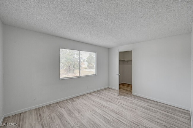 Building Photo - 7182 Acorn Ct