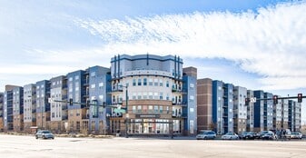 Building Photo - Windsor at Broadway Station