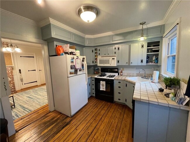 Building Photo - 11 Braman St