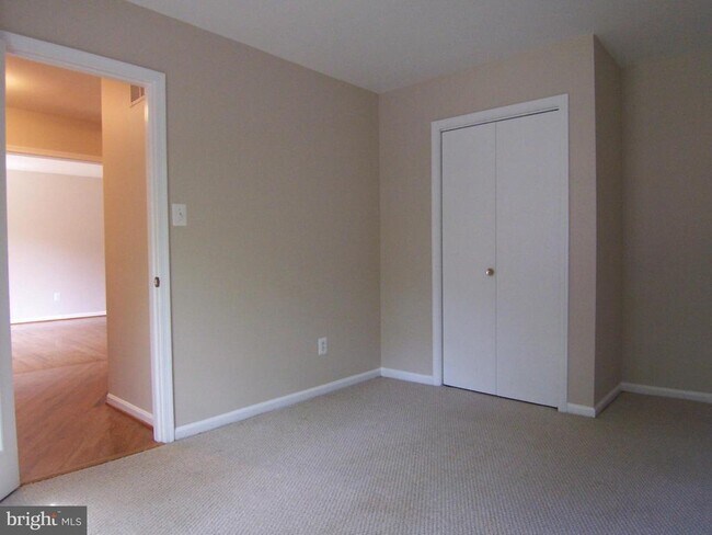 Building Photo - 8502 Lakinhurst Ln