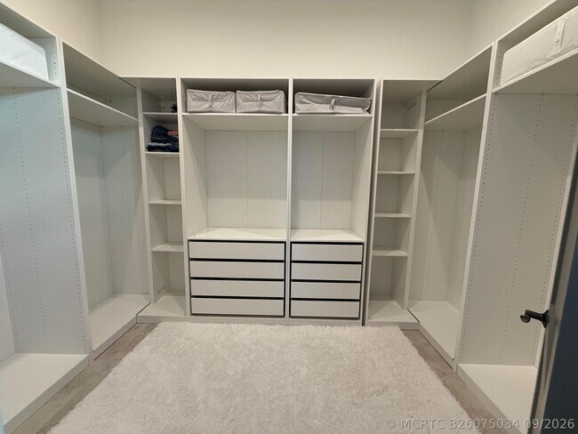 Building Photo - 9221 SW Esule Way