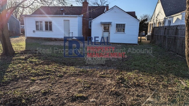 Building Photo - 1415 S New Haven Ave