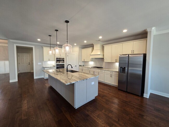 Building Photo - Gorgeous 3 Bedroom, 3 Bath Home Built in 2021- Madison, Alabama