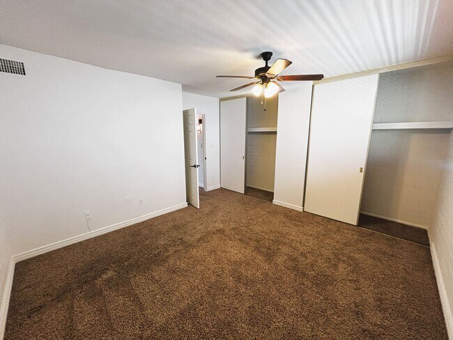 Building Photo - Prime Scottsdale Location! 2 bed 1.5 bath with community pool