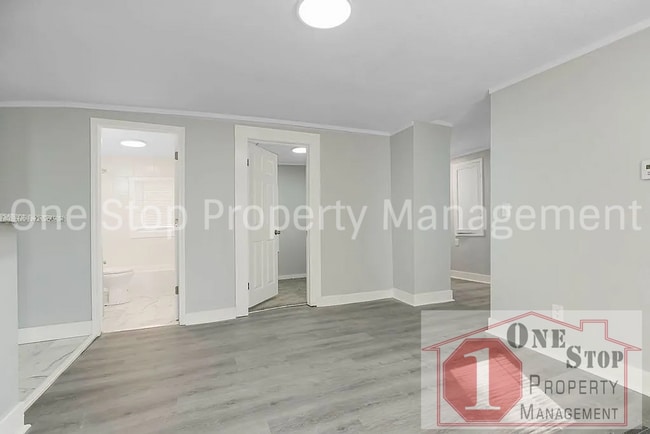 Building Photo - Charming 4-bedroom, 2-bath in Kansas City