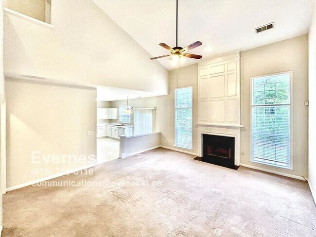 Building Photo - Comfortable 3-Bedroom Home with Prime Loca...