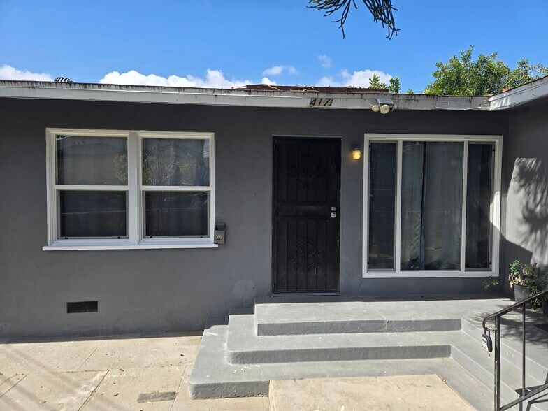 Primary Photo - 417 1/2 S Savannah St