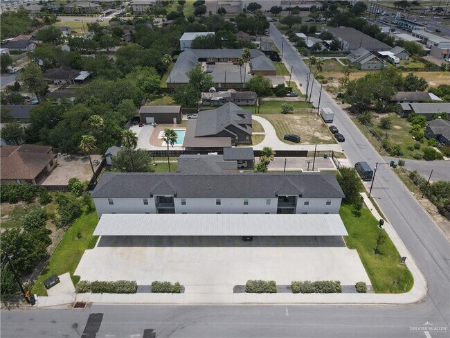 Building Photo - 1207 W Kennedy St