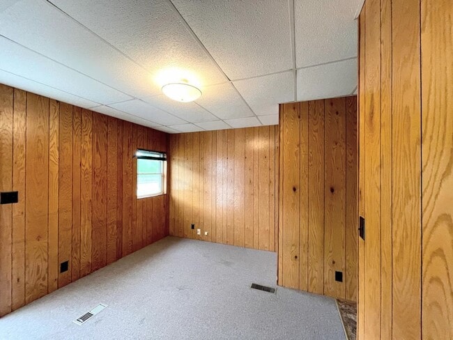 Building Photo - 1 Bedroom Apt Downtown Marion NC
