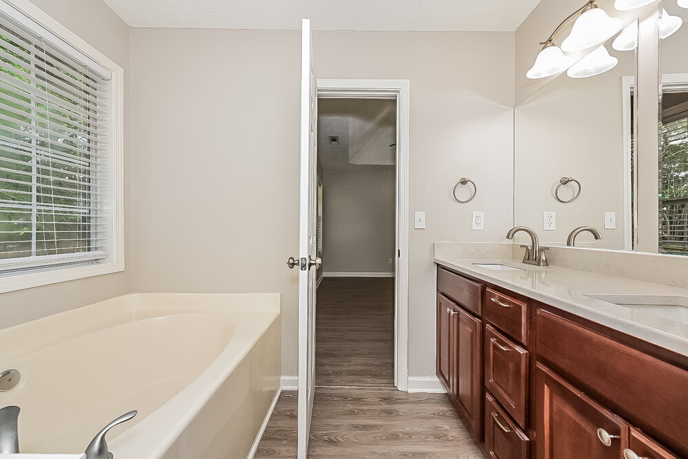 Building Photo - 388 Jasmine Dr