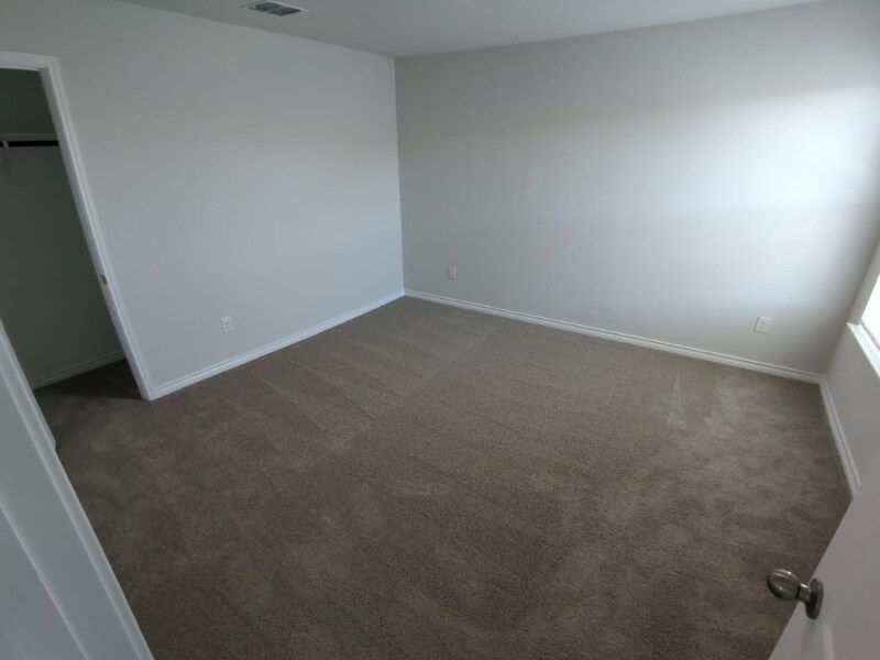 Building Photo - 2436 Dahlia Dr