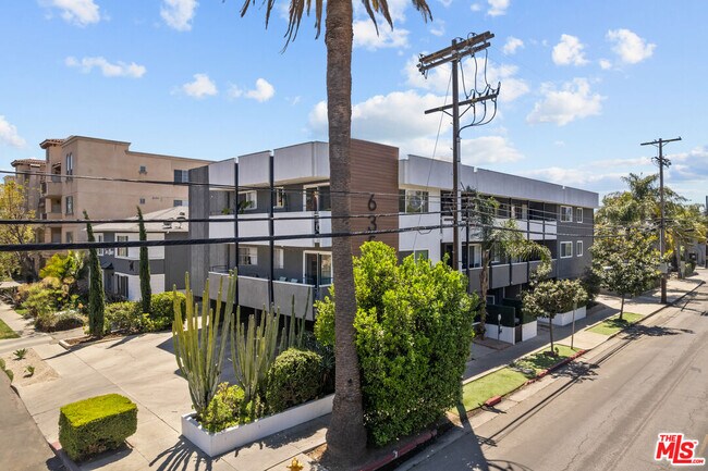 Building Photo - 6350 Willoughby Ave