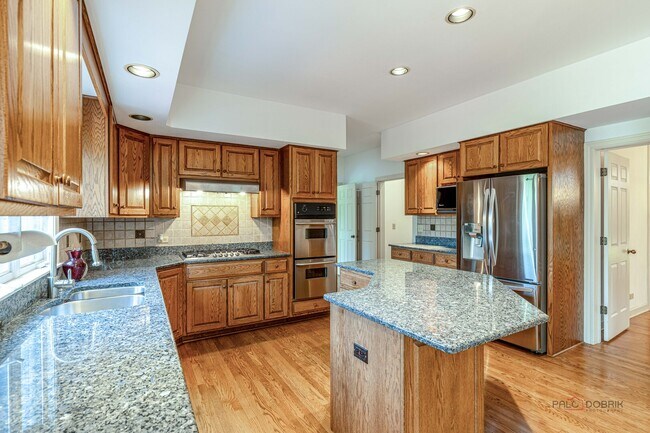Building Photo - 5420 Belmont Ct