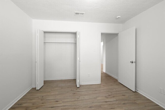 Building Photo - 24607 Green Moss Dr