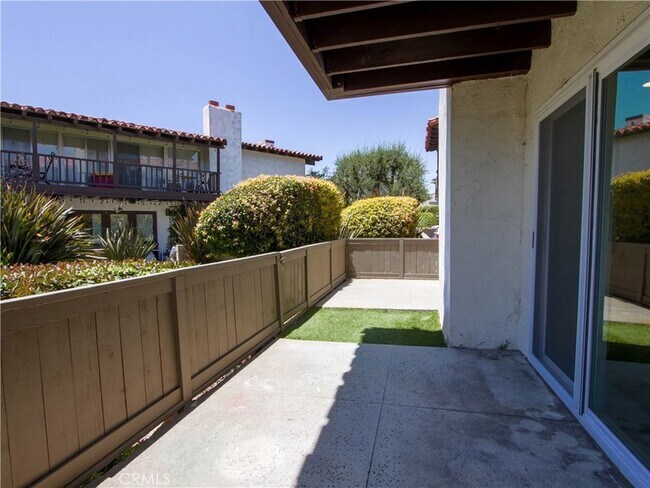 Building Photo - 835 Amigos Way