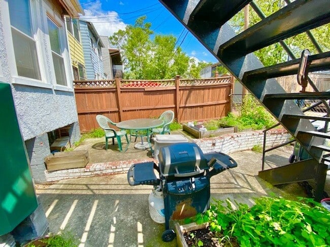 Building Photo - 0929-Castle